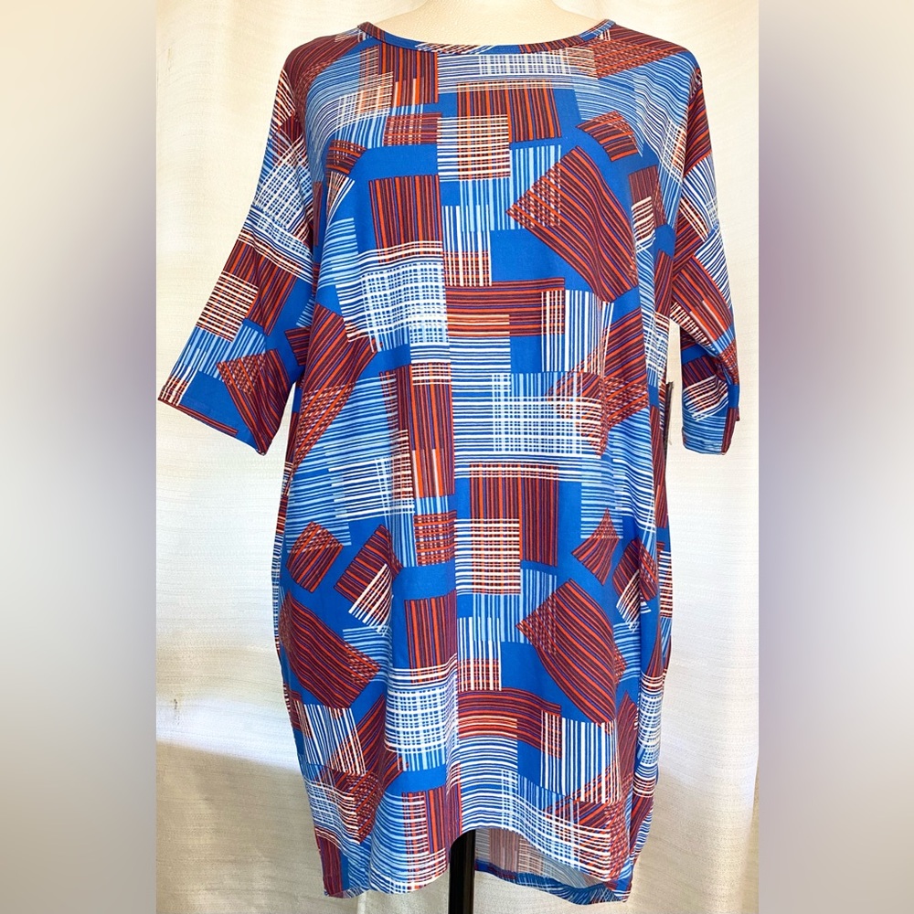 ⭐️ LulaRoe Irma Tunic Top